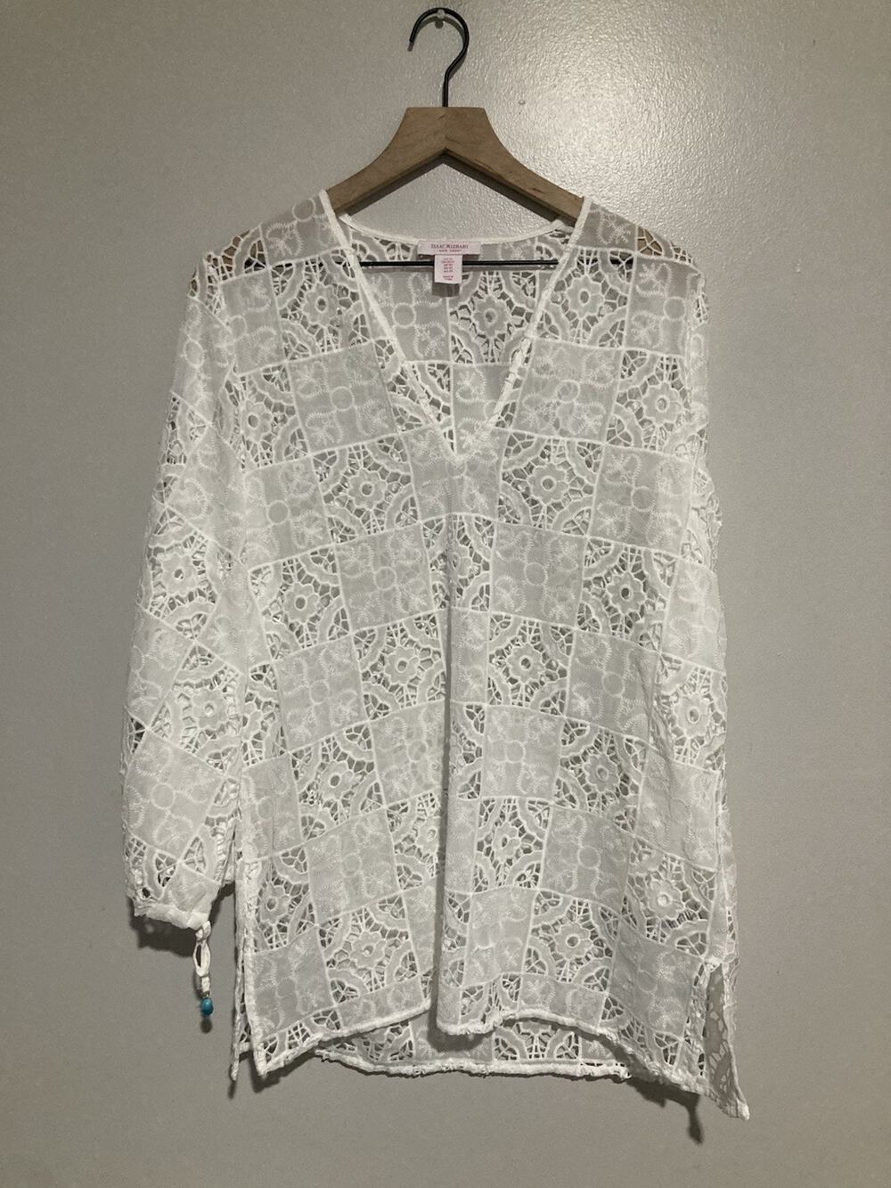 Isaac Mizrahi White Square Eyelet Crochet Turquoise Bead Trim VNeck Tunic Top XS